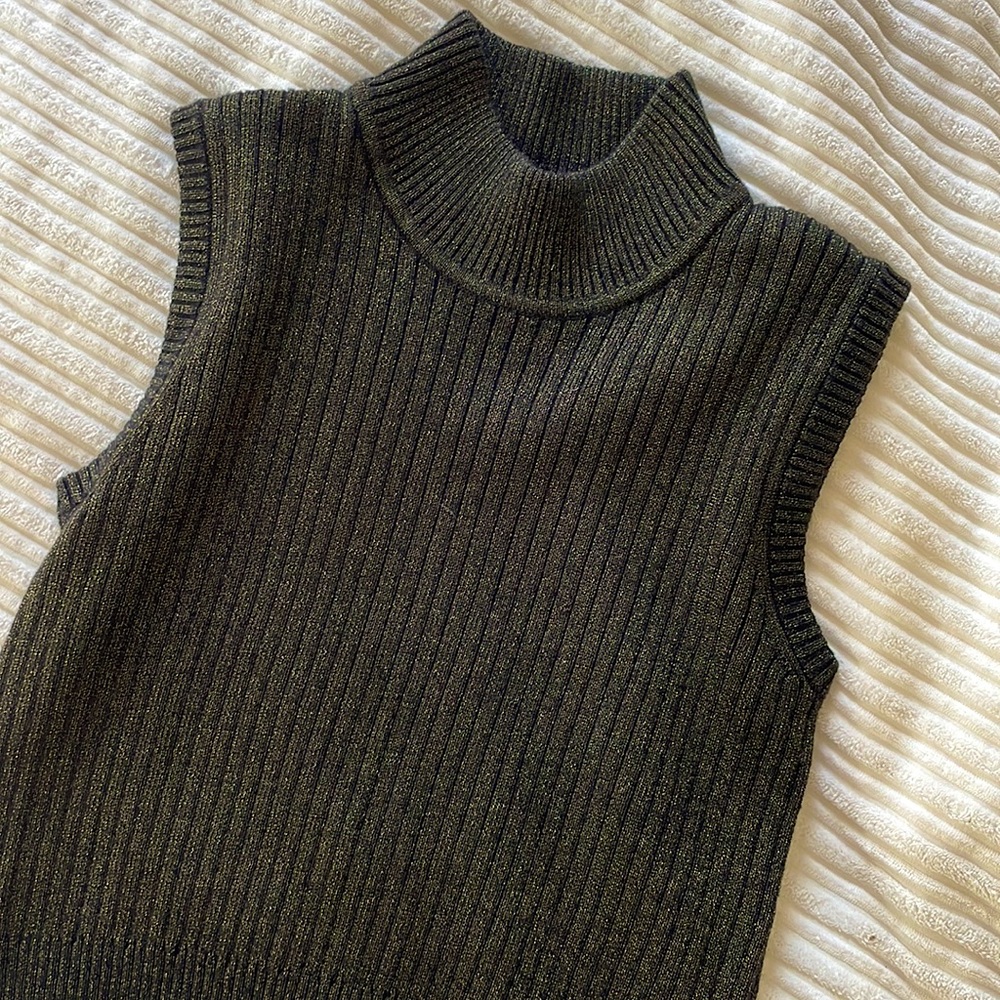 Vintage Knit Black and Gold Sleeveless Sweater Sz XS-S